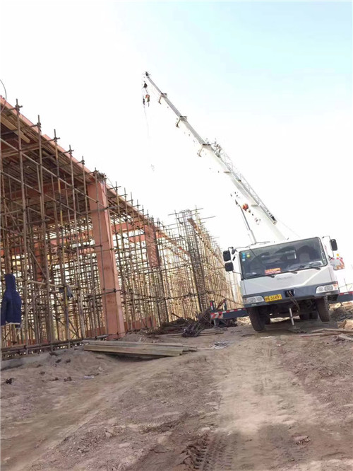 凌源市吊车作业的安全注意事项有哪些？