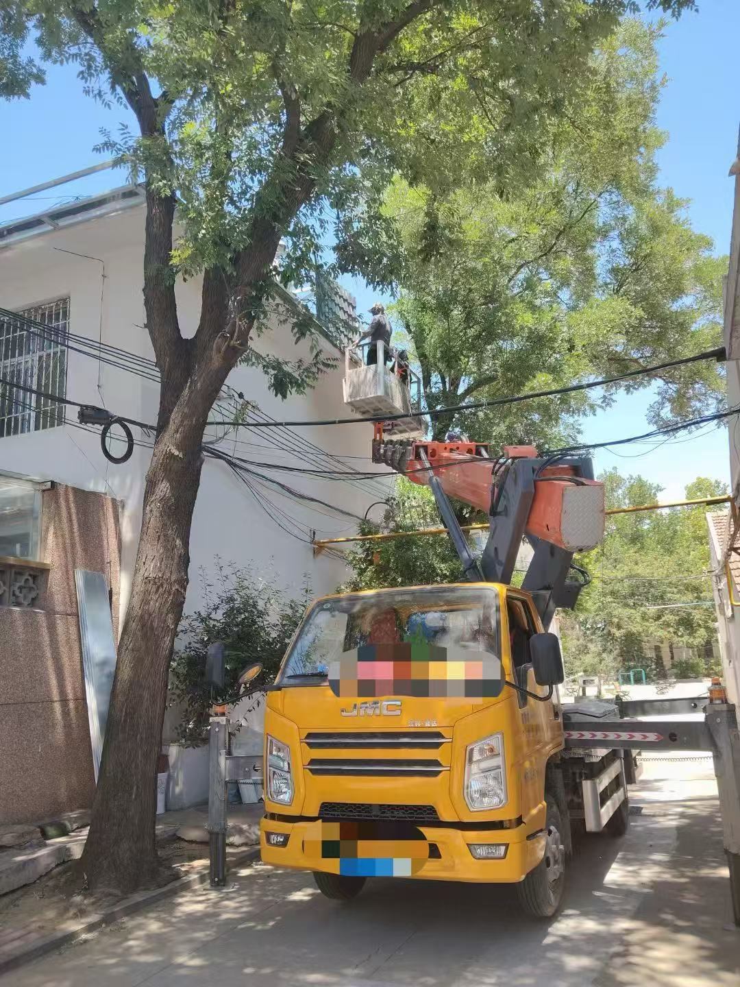 凌源市高空作业车能吊装重物吗？最大承载多少公斤？